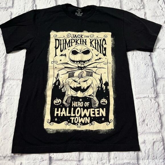 Disney Jack Skellington Halloween graphic T-shirt size small - Picture 1 of 5